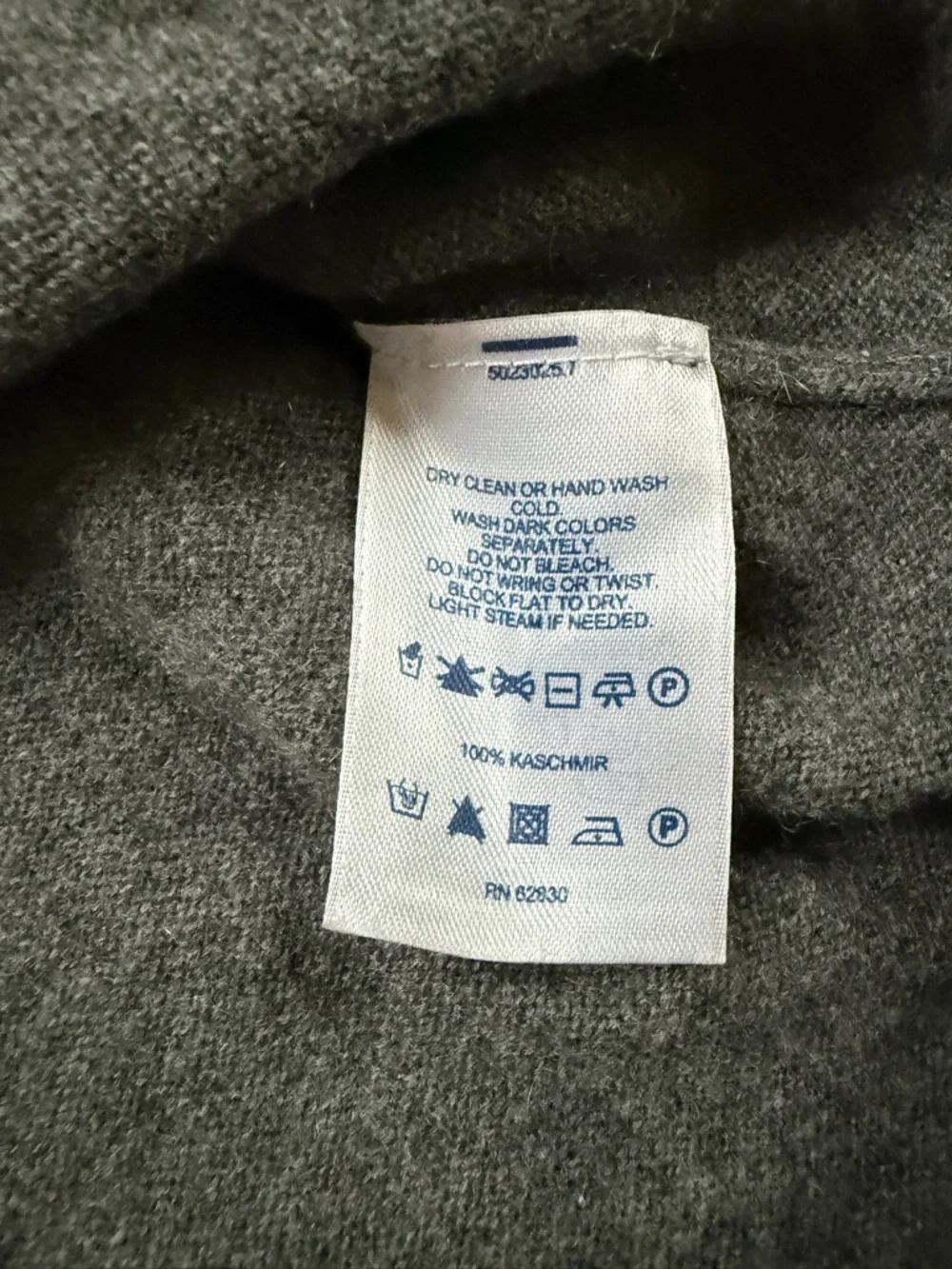 Lands' End Women’s Crewneck Cashmere Sweater size Small EUC - Picture 4 of 4